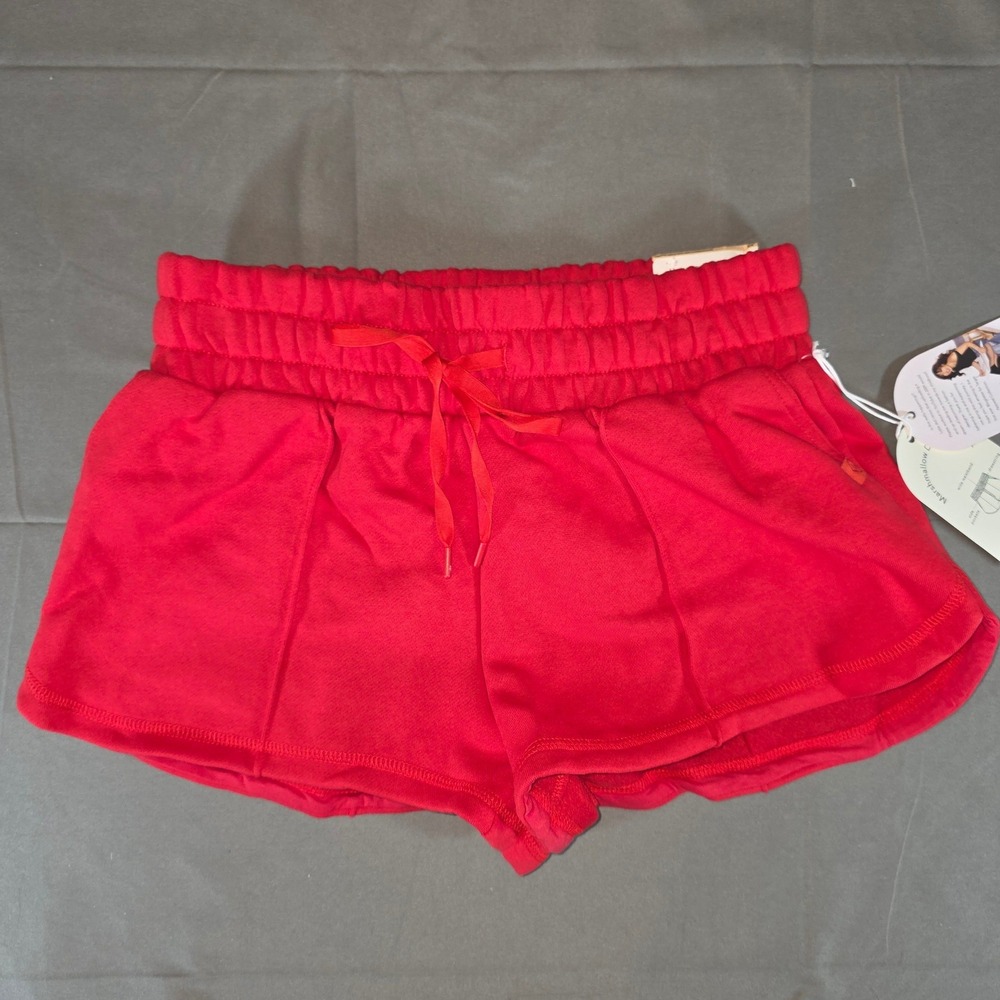 Blogilates Marshmallow Dolphin Shorts Red Pintuck Fleece Pockets XS NEW